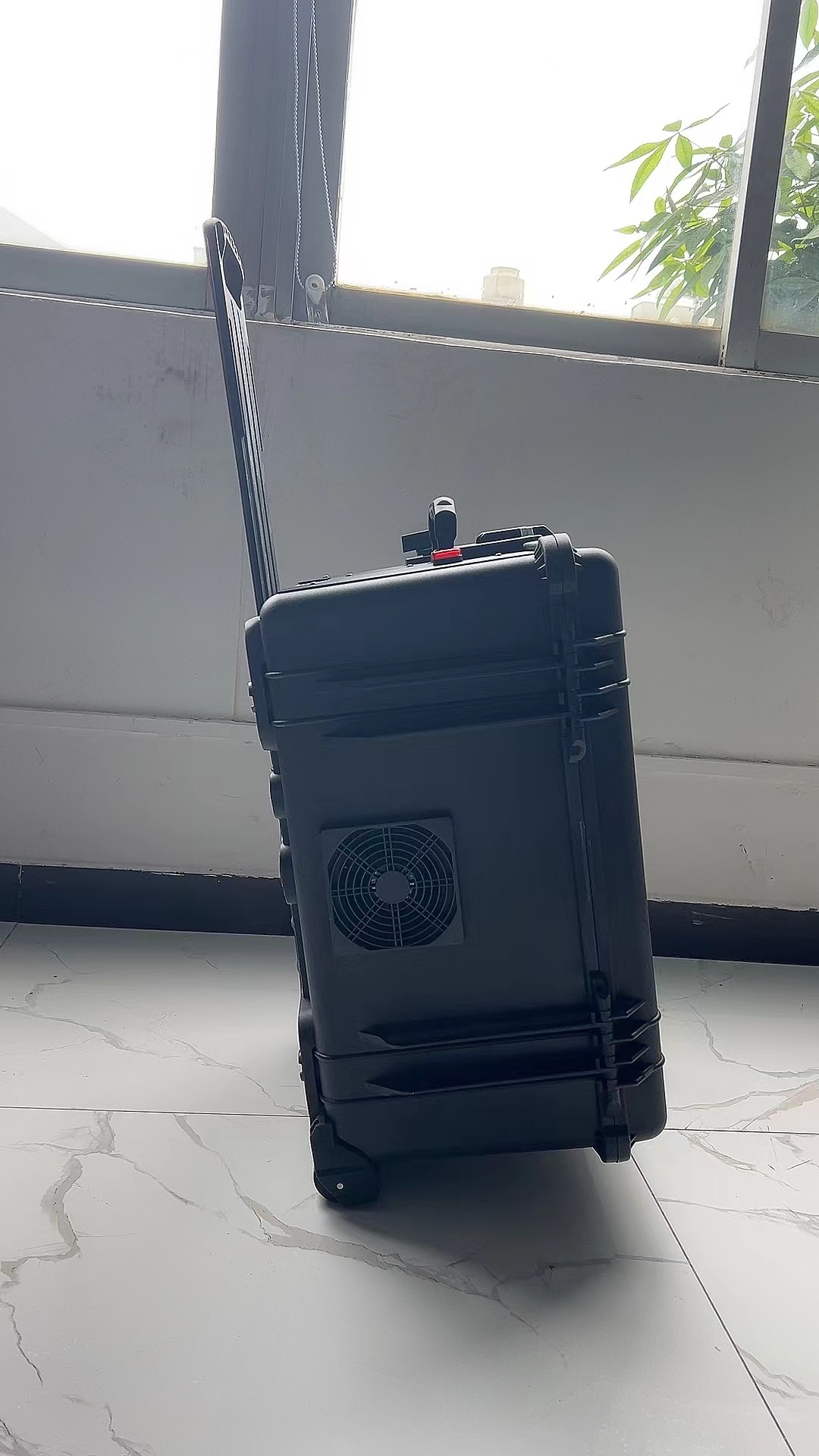 吴起手拉箱型移动通信干扰器